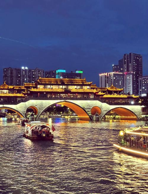 打卡四川成都的九眼桥，夜景美如画！酒吧一条街非常热闹