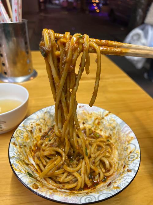 自立巷的棒棒，电饭锅吃面条！