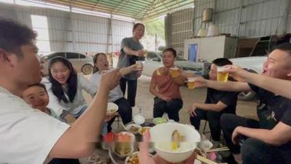 一年一度泼水节！香港茶友远道而来，亲身体验真实寻茶生活！