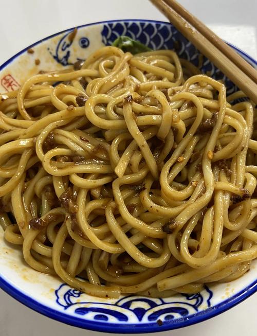 从四川绵阳出发德阳，中午饭店吃碗杂酱面，晚上到达目的地